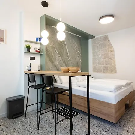 Lavie New Modern And Apartmán Split
